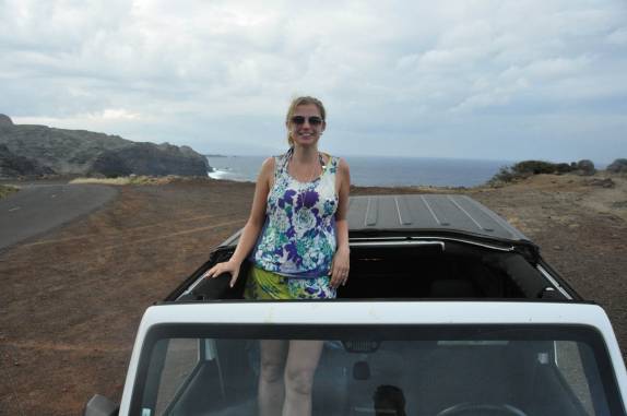 Aproveitando o teto solar do nosso jipe em Maui, no Havaí